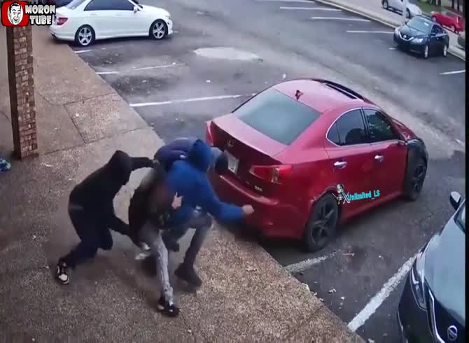 Video :In Memphis, kids, including a 10-year-old, were shot at for a pair of sneakers